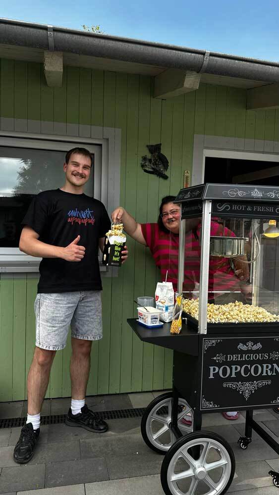 Einweihung Popcornmaschine